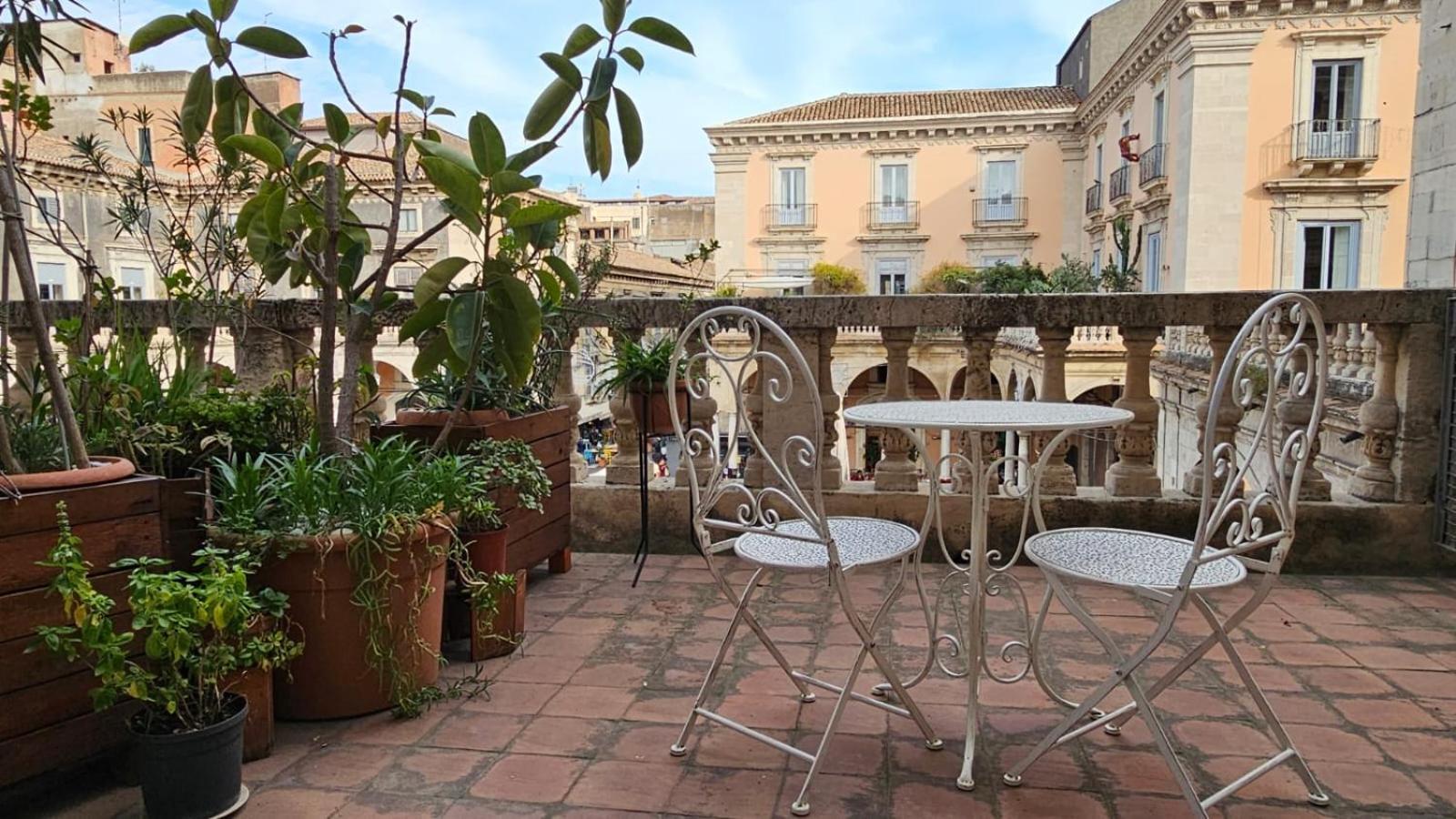 Bellini Inn Deluxe Aeroporto di Catania Fontana Rossa Esterno foto