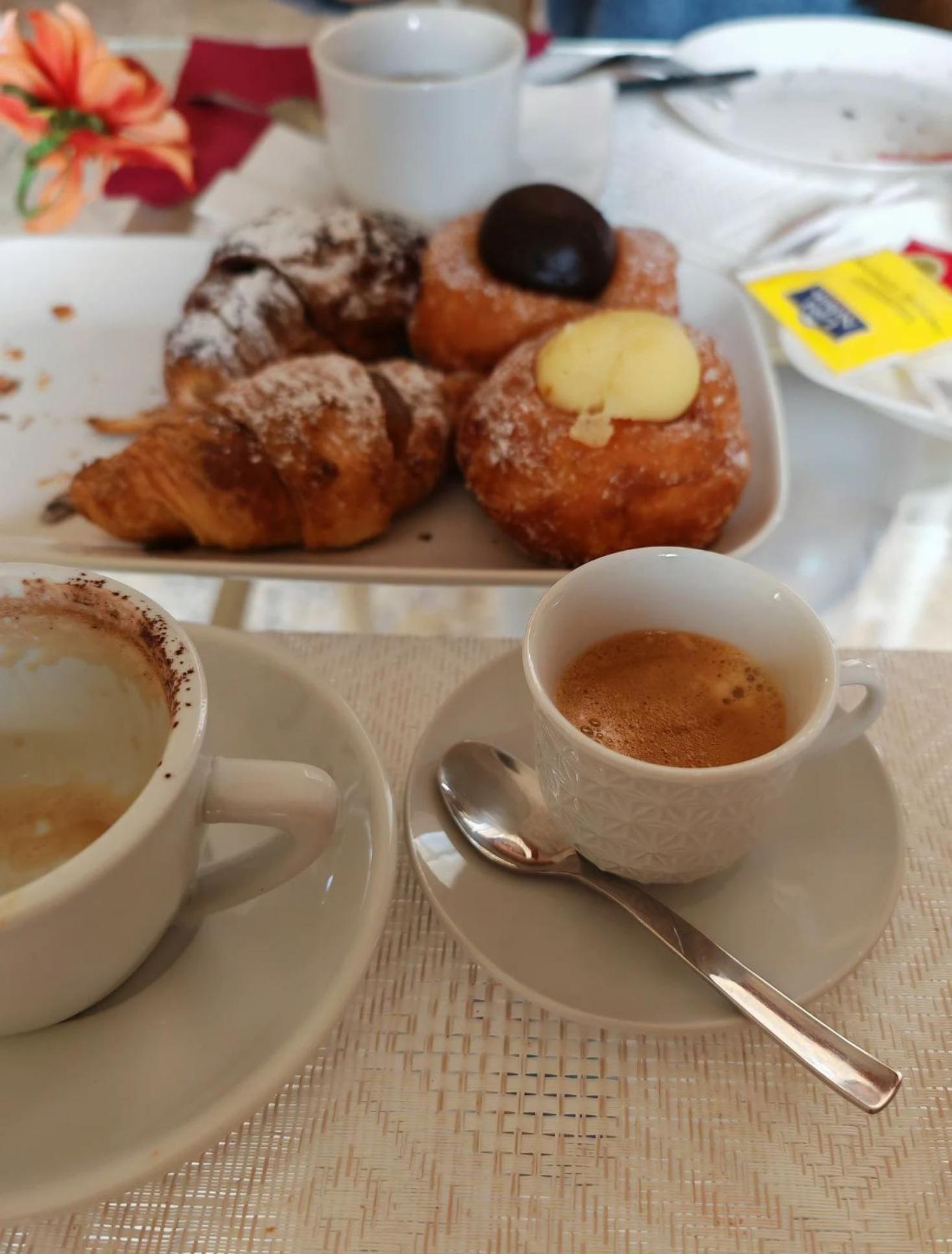 Bellini Inn Deluxe Aeroporto di Catania Fontana Rossa Esterno foto